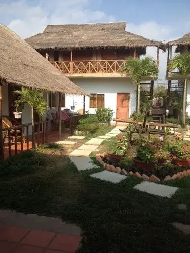 White Beach Bungalows