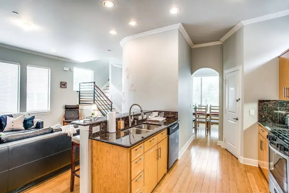 Grand Oak Lawn Town Home