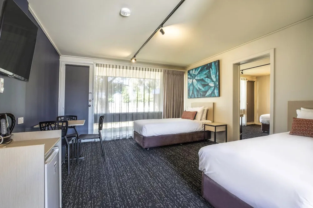 The Gateway Hotel