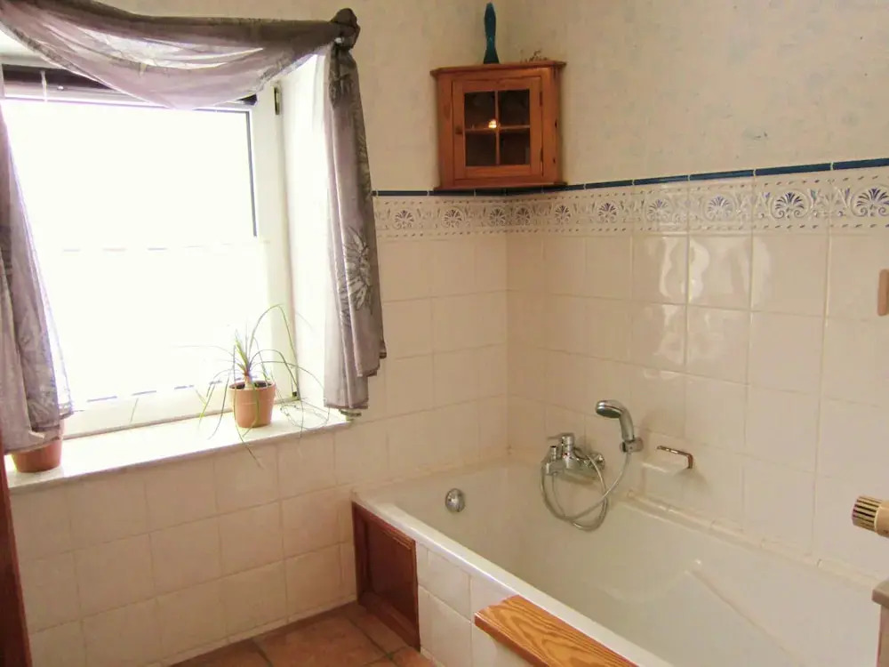 Splendid Cottage in Thynes with Hot Tub