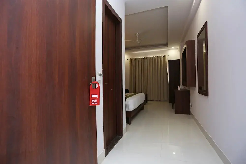 OYO 9268 Hotel Arch