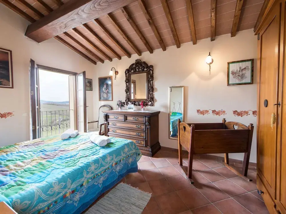 Refreshing Holiday Home in Casole D'elsa With Swimming Pool