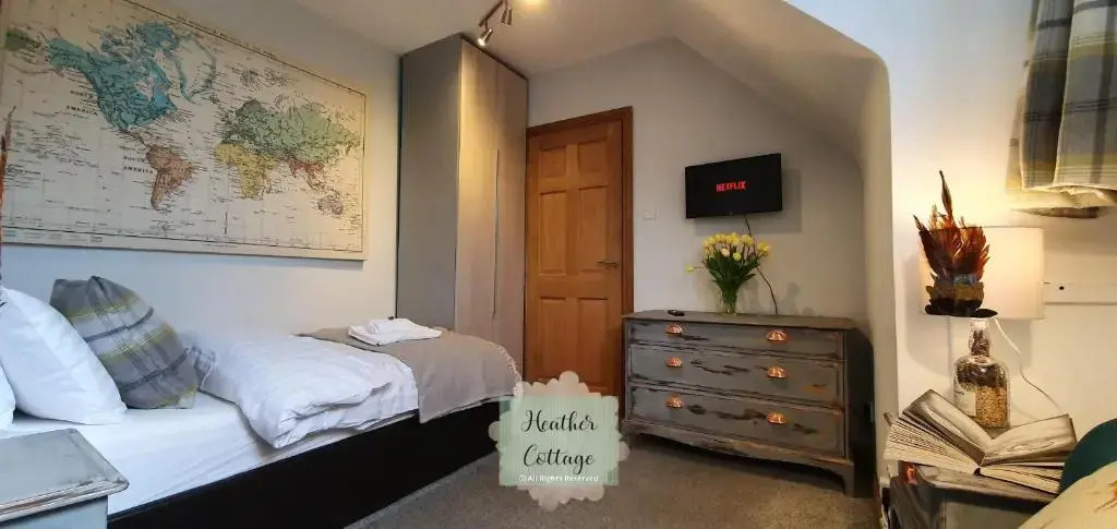Heather Cottage - Stylish 3 Bedroom Cottage, Garden, Parking, Pets Welcome