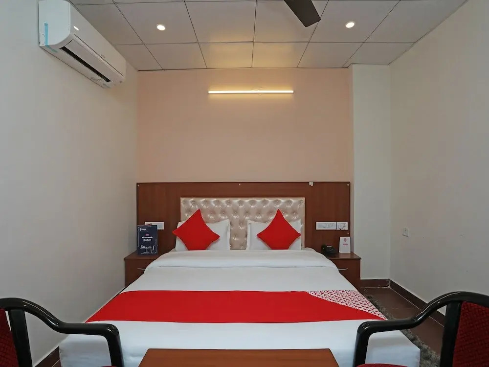 OYO 33014 Bhagwati Palace Guest House