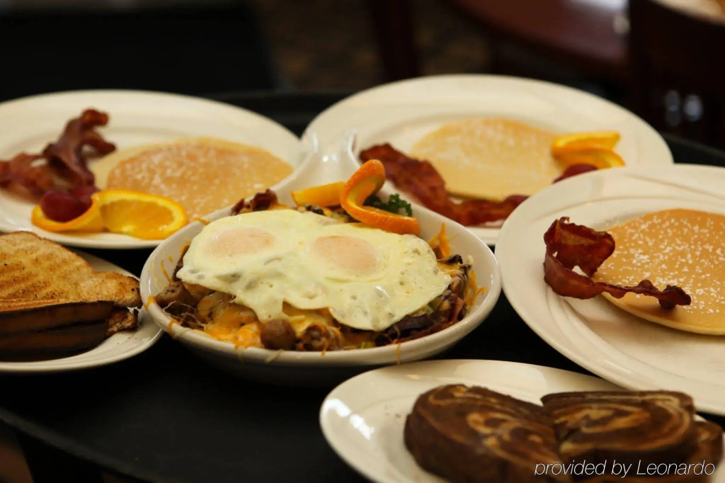 Holiday Inn Grand Rapids-Airport by IHG