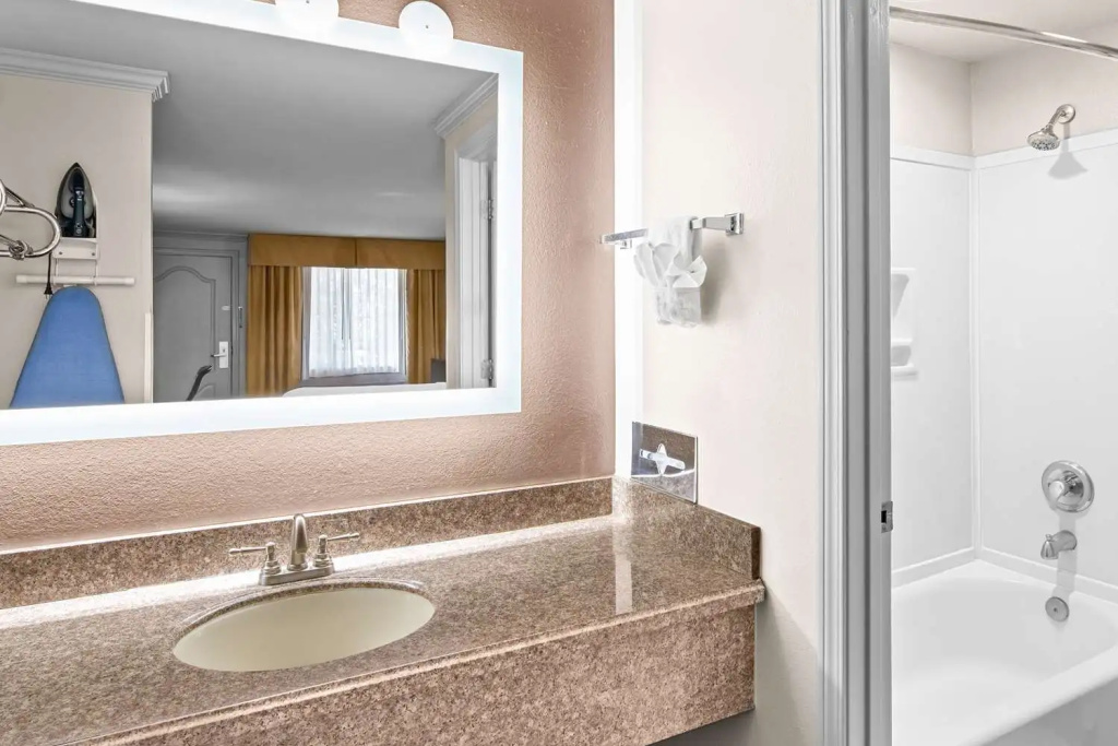 SureStay by Best Western Lakeview