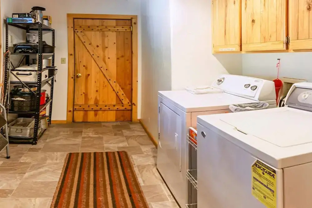 Sun Mountain Ranch Bunkhouse - Near Crater Lake
