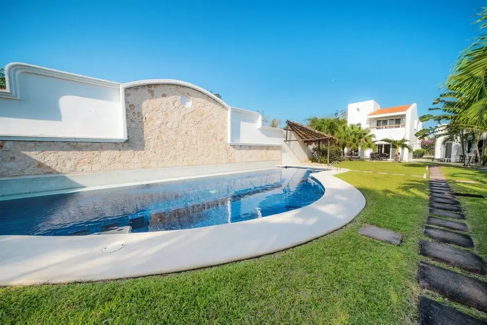 3 Bedroom villa with pool - Mayamar G9