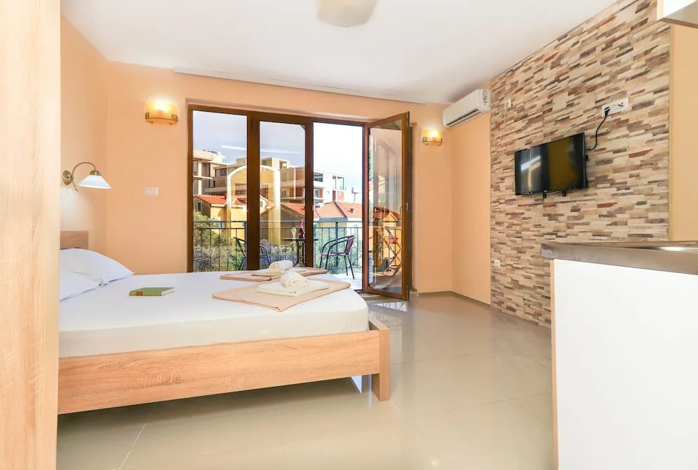 Jovan Apartments