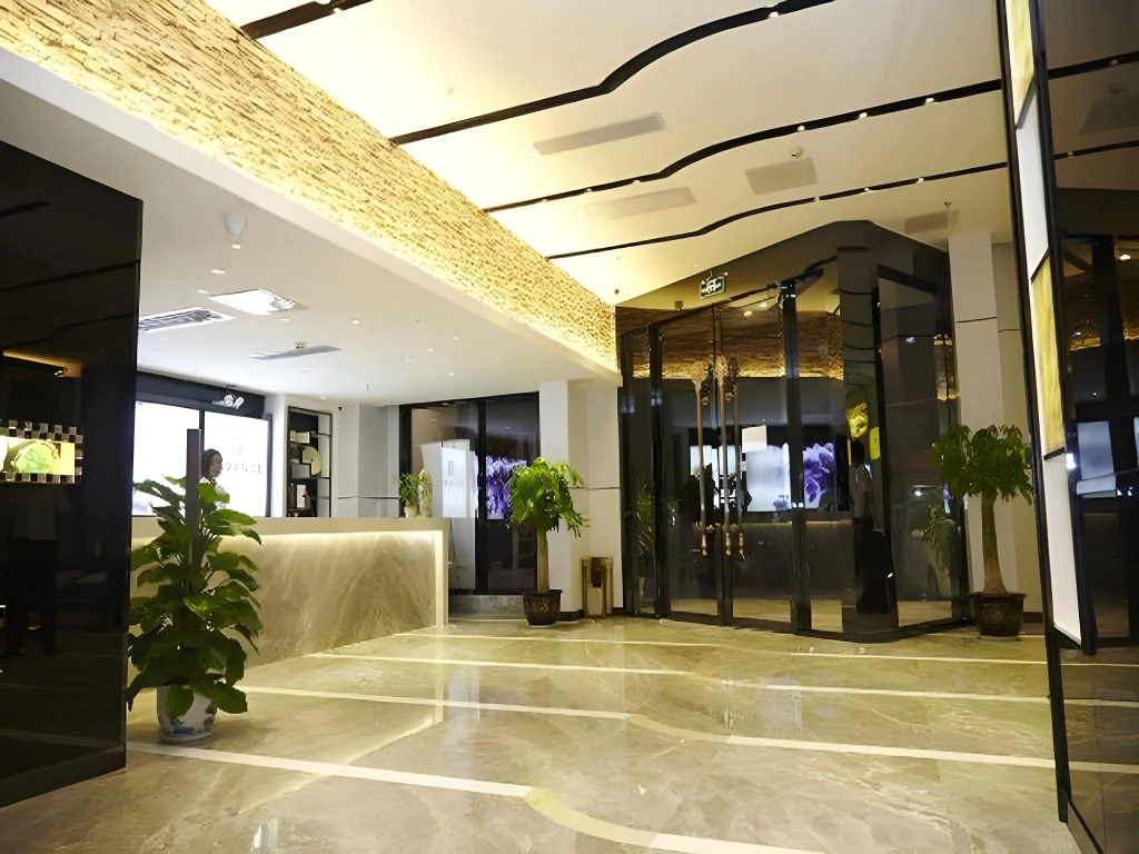 Lavande Hotel Wuhan Wujiashan 5th Ring Sports Center