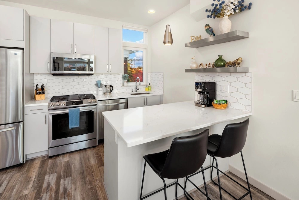 Lake View Townhouse