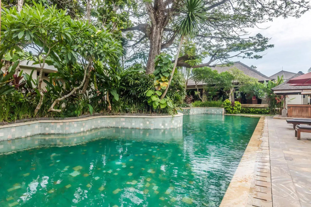 ZEN Rooms Seminyak Kuwum II