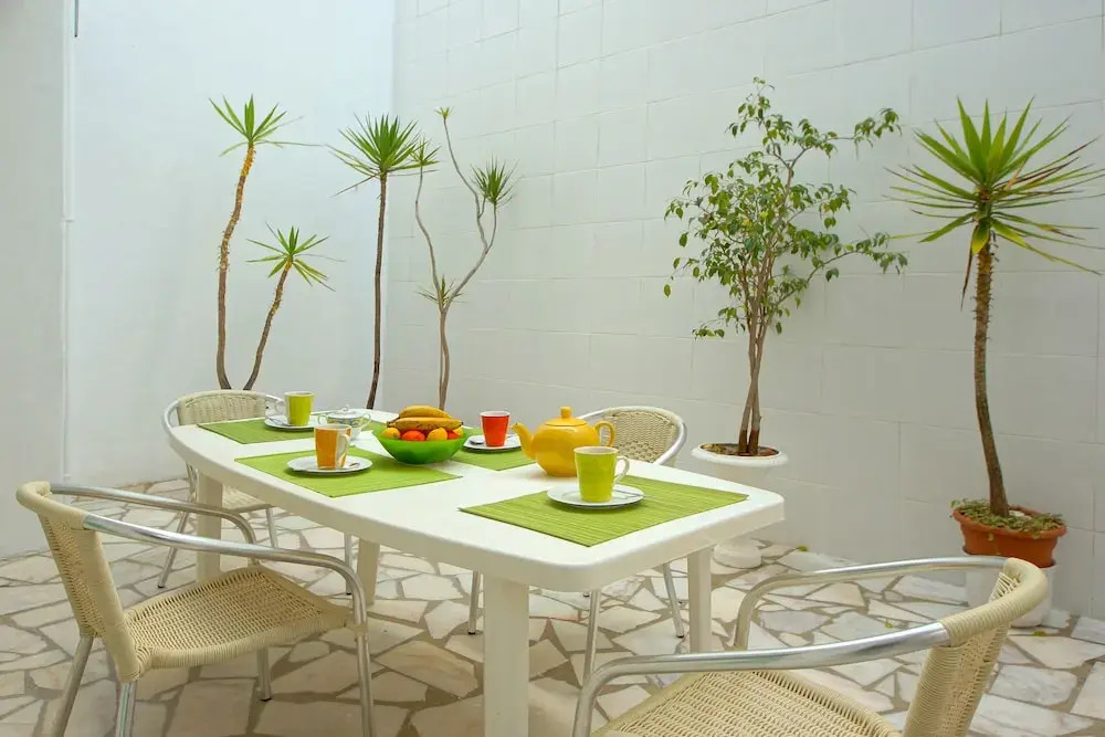 Inn The Beach Apartments by Seareen