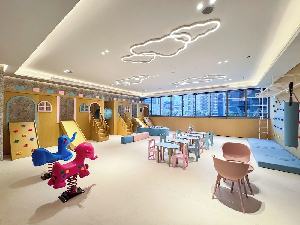 PVH - Royal Regency - Modern Studio