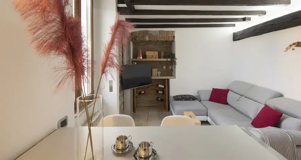 JOIVY Cosy Apt in Como Centre