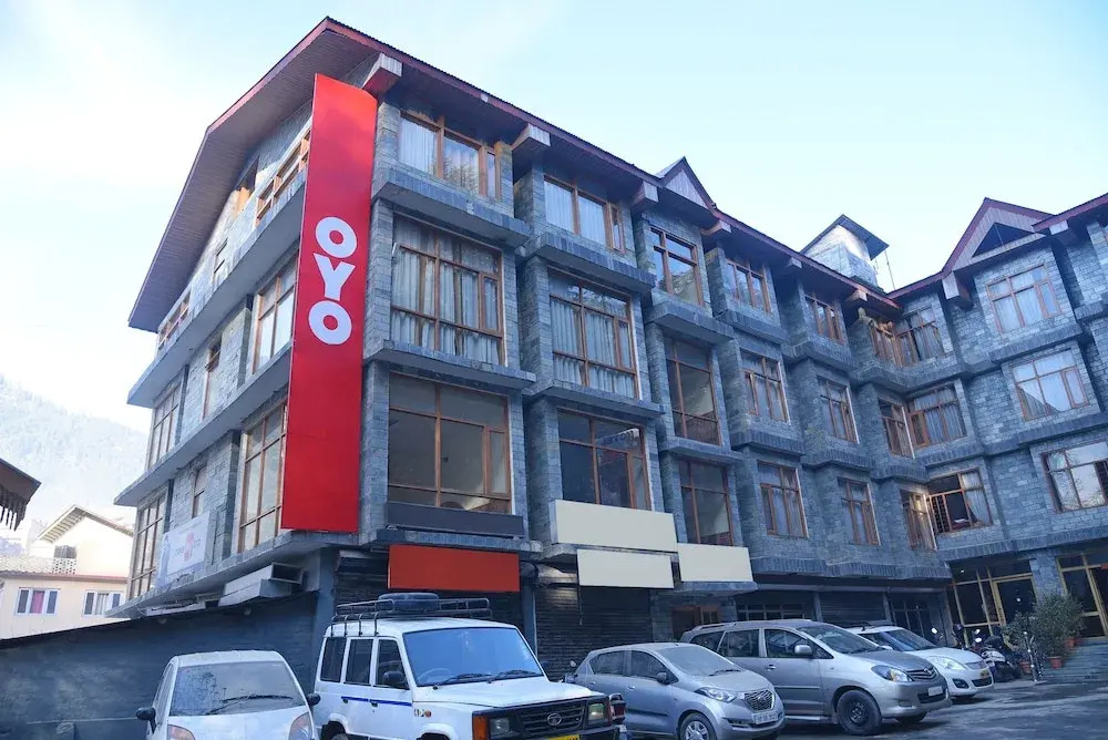 OYO 19322 Hotel Snow Flake