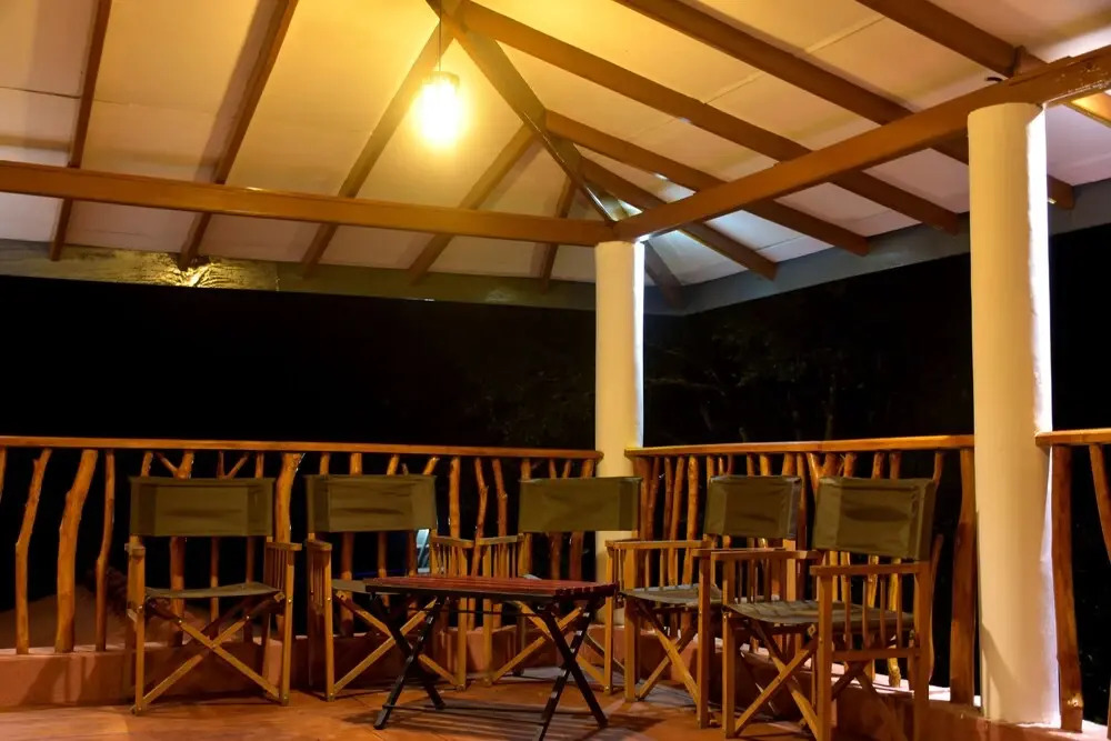 Funky Leopard Safari Lodge Bordering Yala National Park