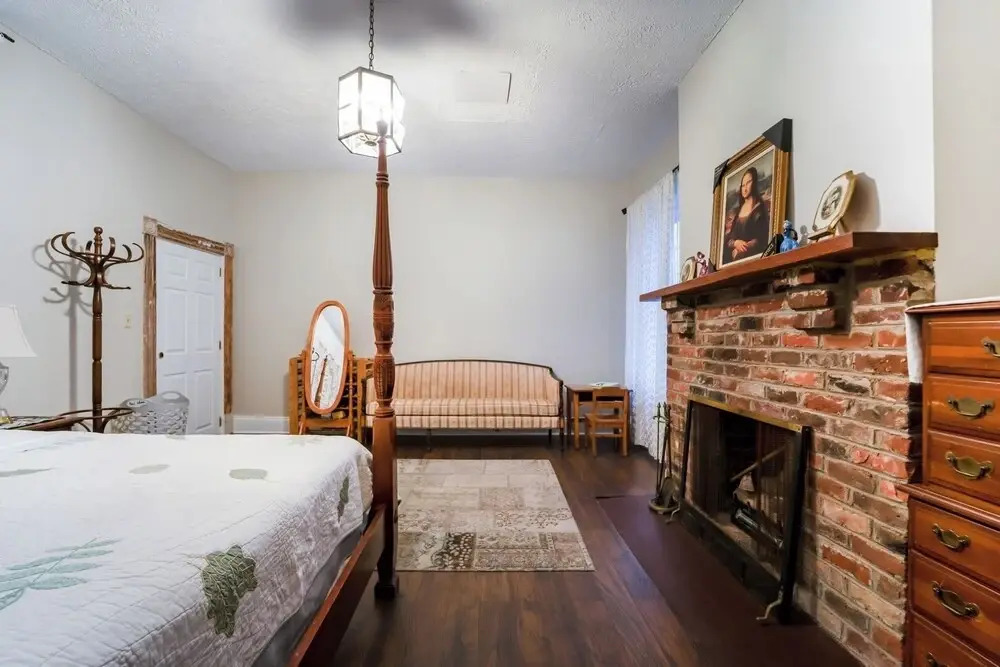 Central 4BR Historic Gem Near Colleges