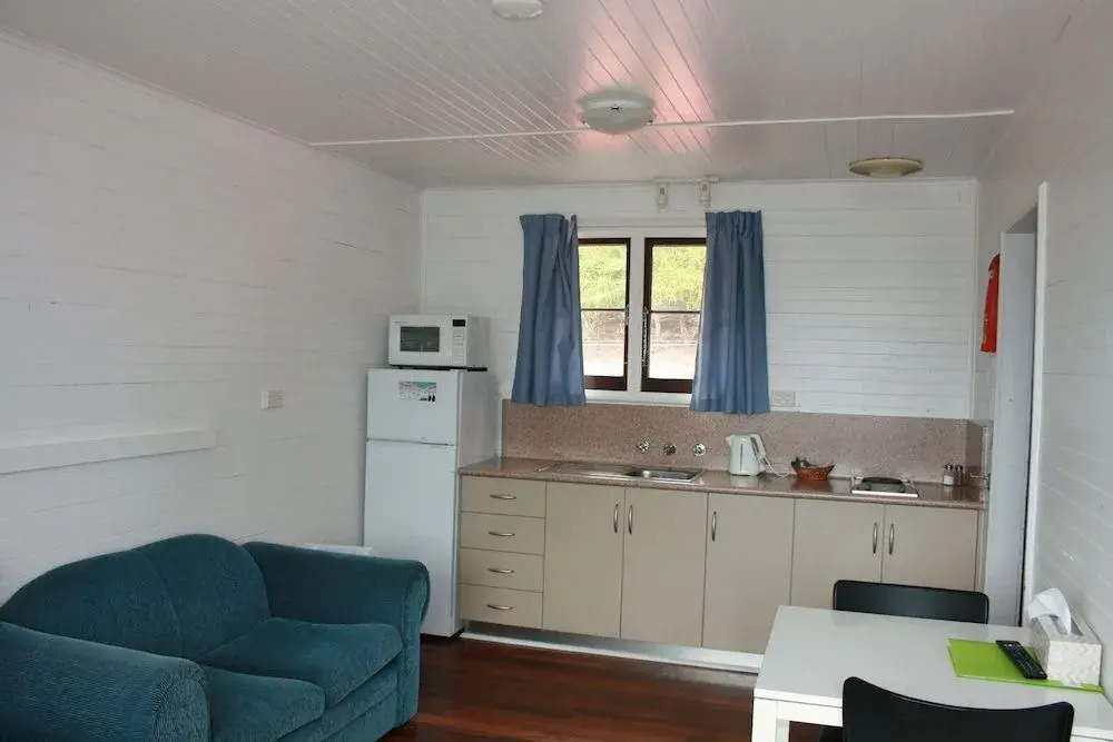 Seaview Holiday Park and  Hostel