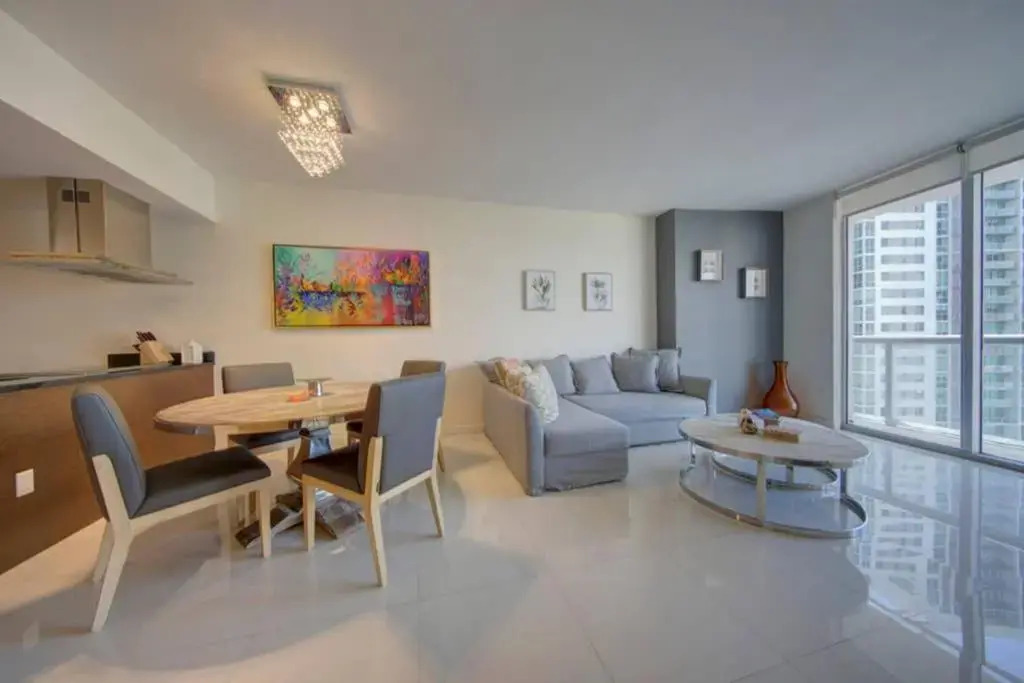 LUXURY 5 Stars ICON-BRICKELL CONDO, SPA ,GYM & POOL @27th