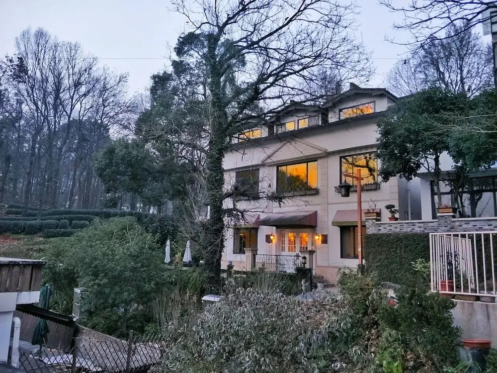 West Lake Reclusive Life Villa Yangmeiling Branch