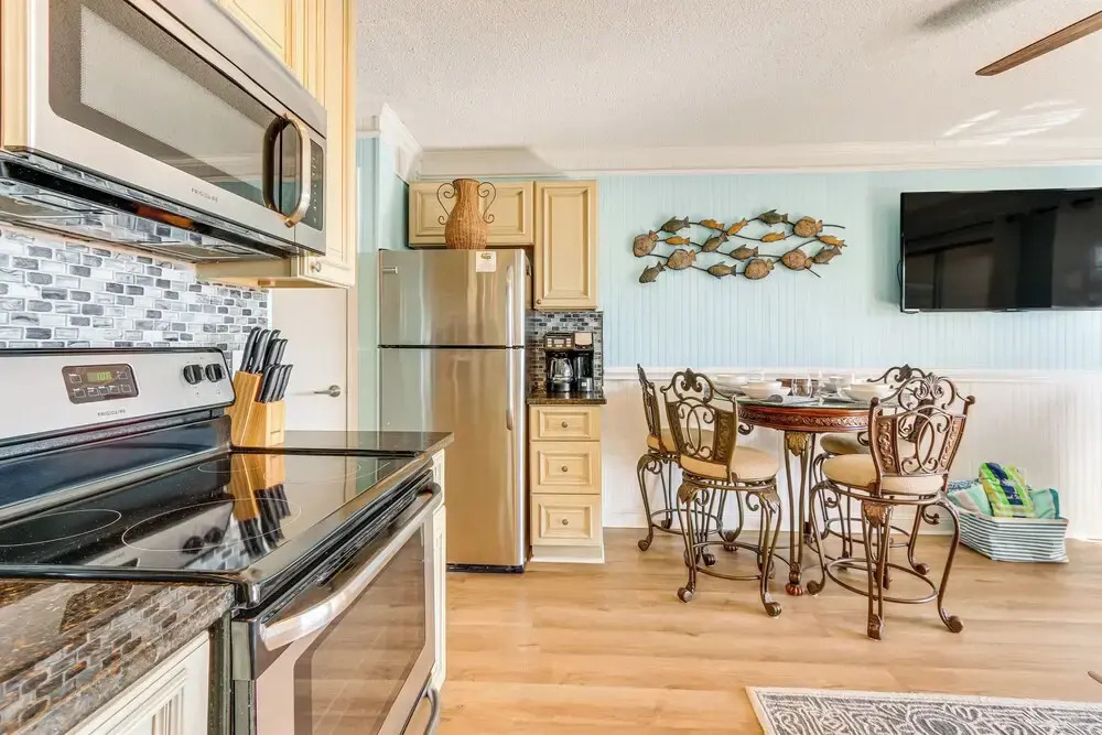 Pool & Folly Field Beach Access! HHI Resort Condo
