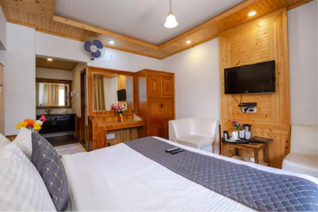 Hotel Himgiri Manali