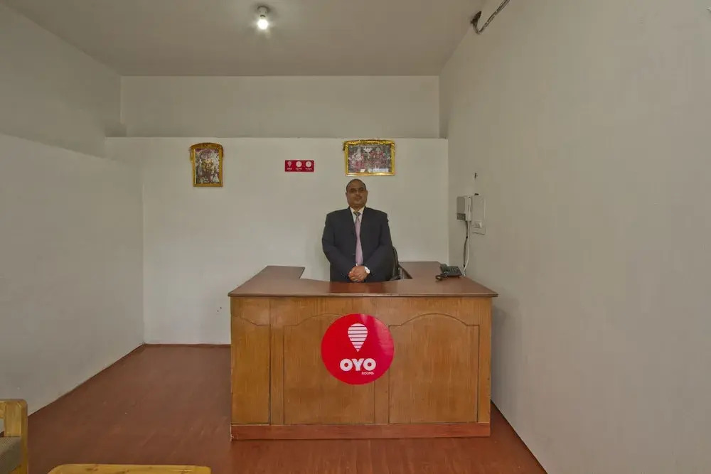 OYO 8847 Apna Ashiana