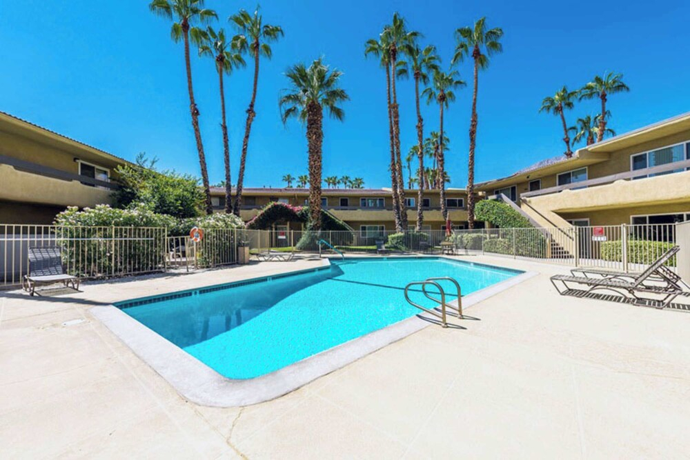 @marbella Lane-hidden Oasis 2BR Condo w/ Pools/gym