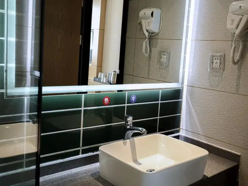 Greentree Inn Yingtan City Yujiang Railway Station