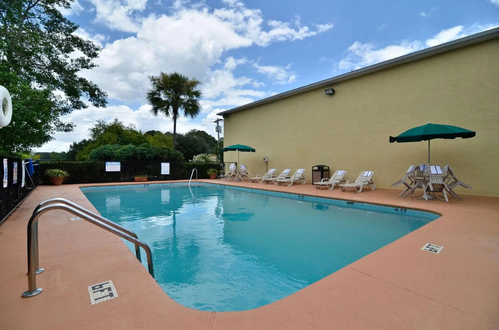 Quality Inn & Suites Live Oak I-10 Exit 283