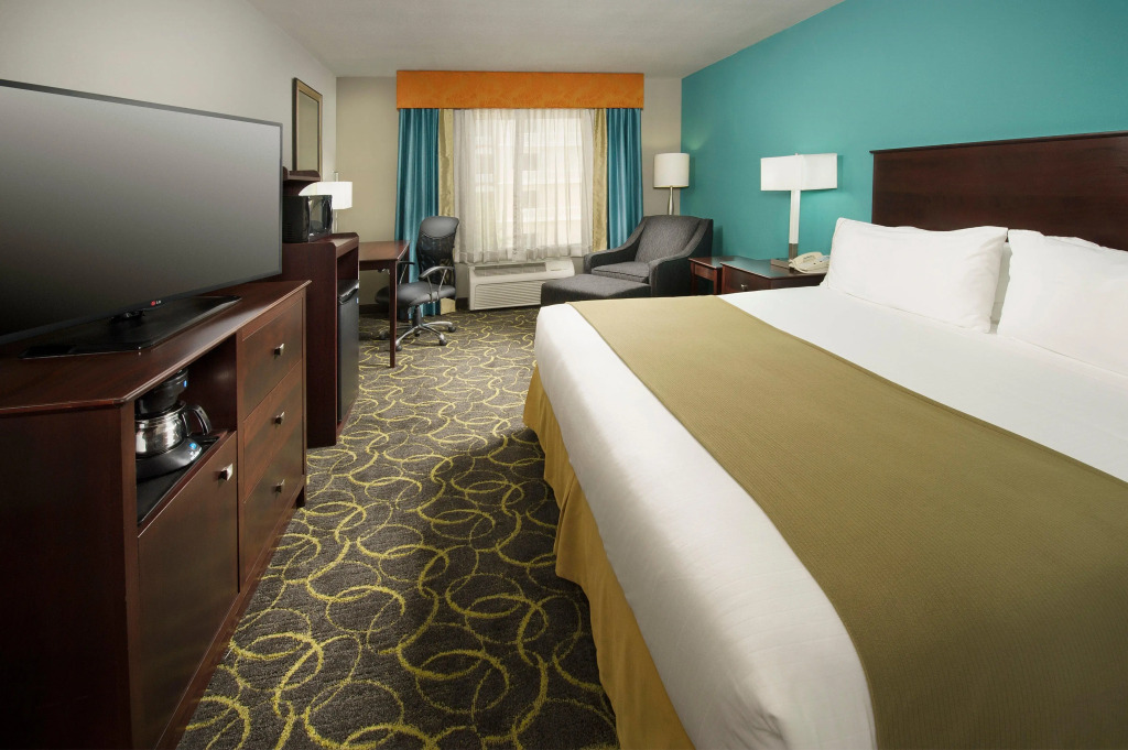 Holiday Inn Express Hotel and Suites DFW-Grapevine by IHG