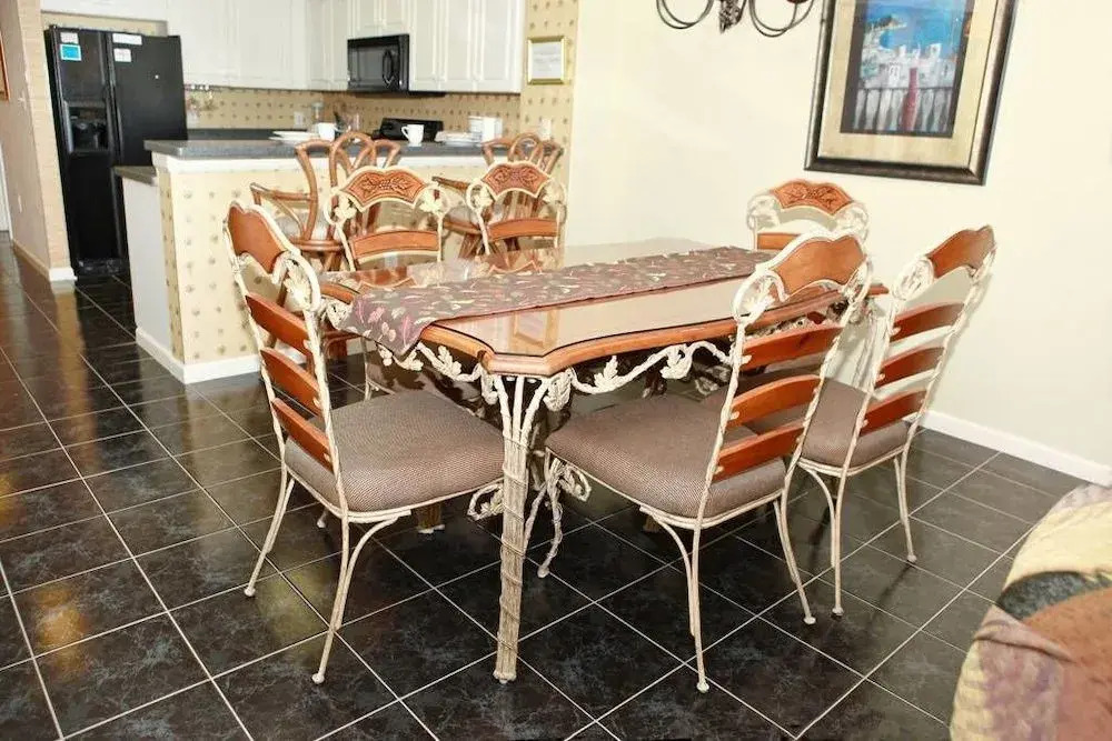 Ashworth 904 - 3 Br condo by RedAwning