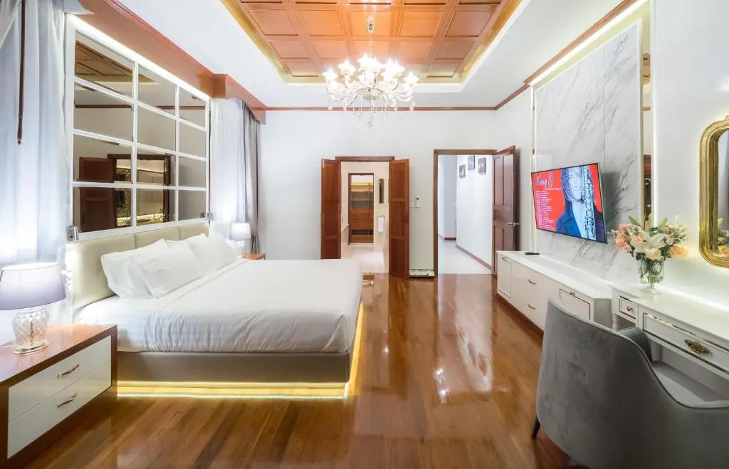 Modern Love Villa