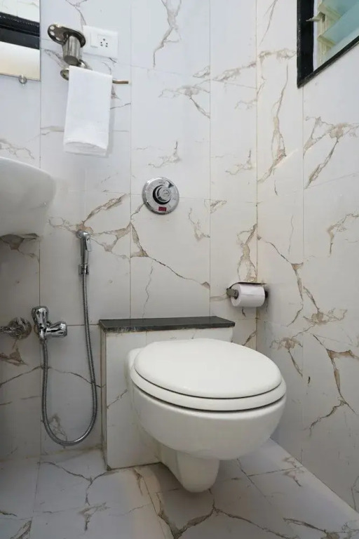 OYO 23670 Hotel Resonare Residency