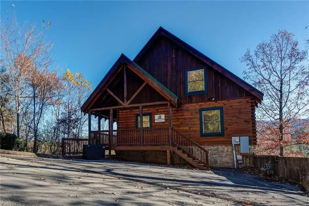 Chalet of Dreams, 2 Bedrooms, Sleeps 6, Pool Table, WiFi, Hot Tub, Mtn View