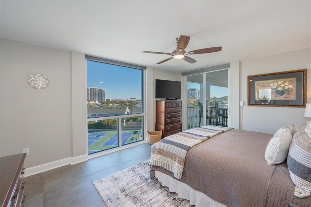 Shoreline Towers 3051 3 Bedroom Condo