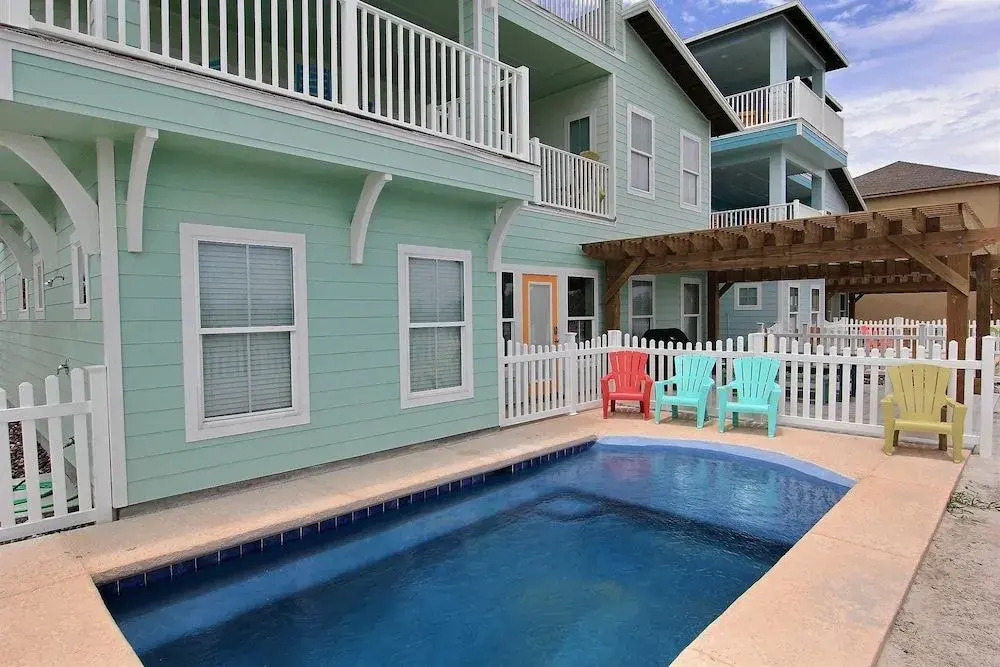 Gulfwaters Beachfront Resort 101/102 - 12 Br Home