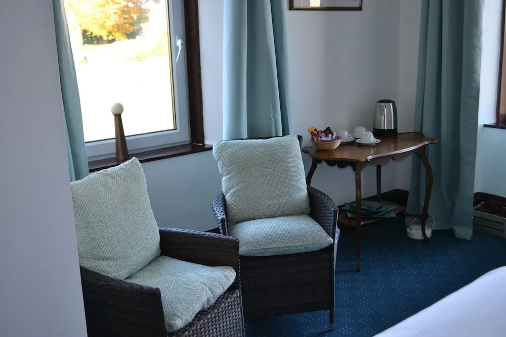 Redhall Arms Hotel