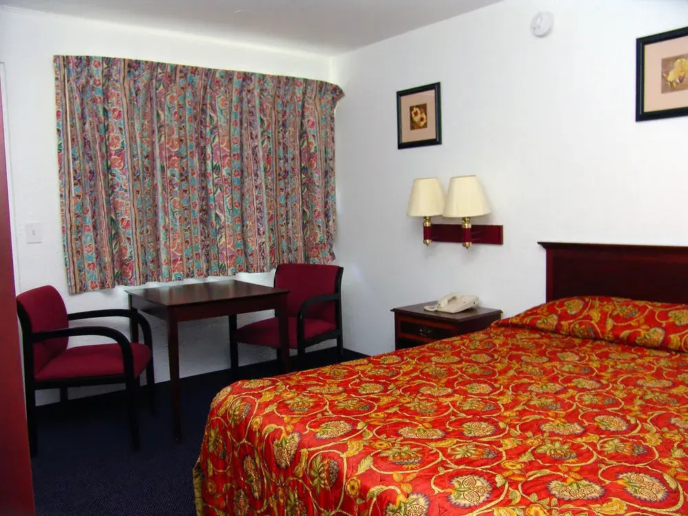 Quad City Inn