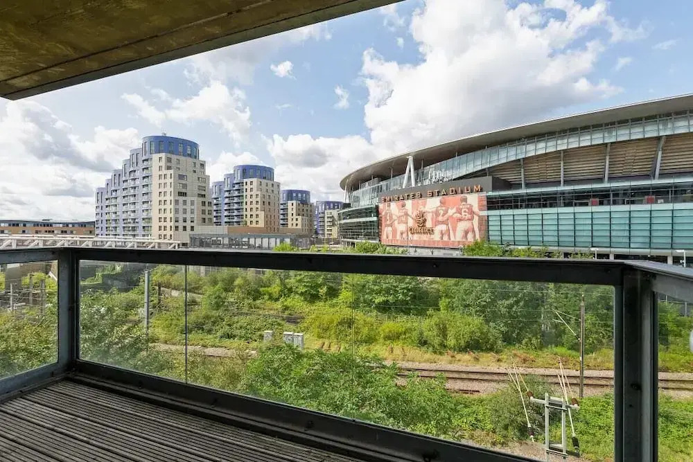 Stunning 2 Bed Apt W/balcony nr Islington
