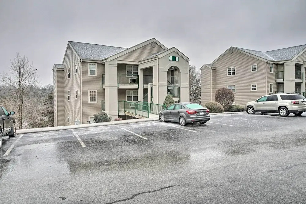 Vibrant Holiday Hills Resort Condo w/ Balcony