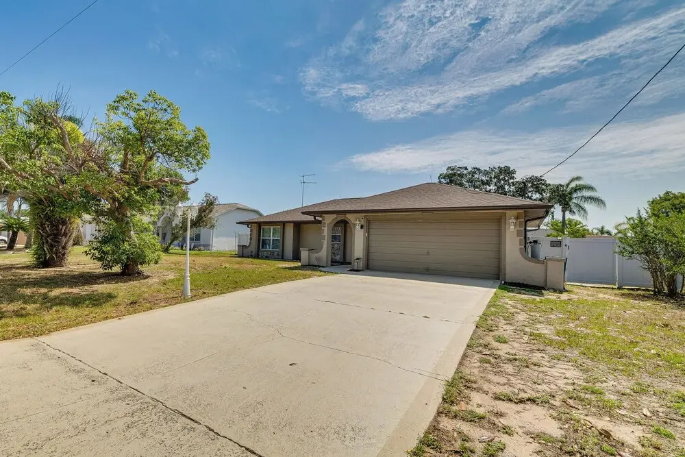 Heated Pool & Dog-friendly Yard! Spring Hill Home