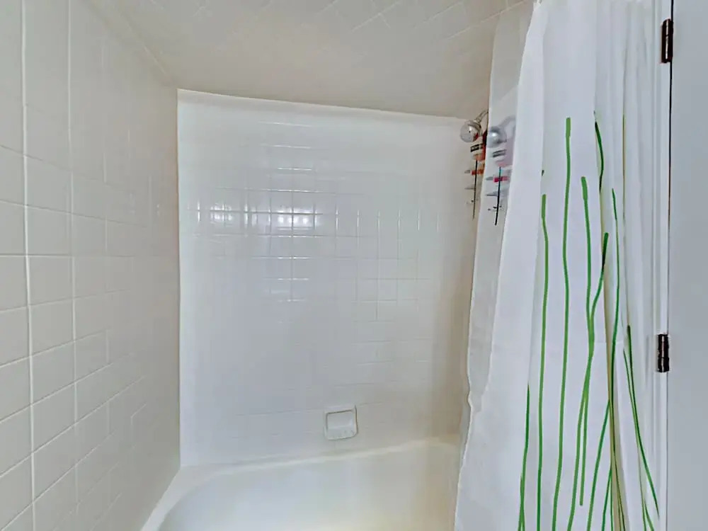 Charming W/ Pool - Walk To Beach & Pier 2 Bedroom Condo