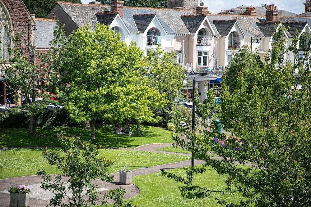 Park View R & R - Adult Only - Self-Catering - Free Parking - EV Point