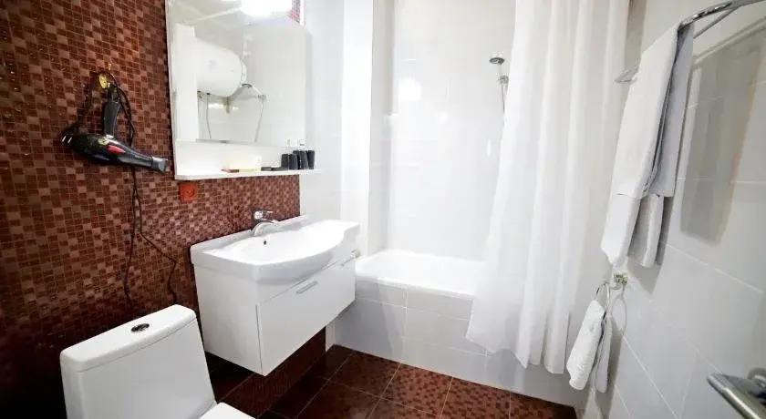 Silk Road Lodge