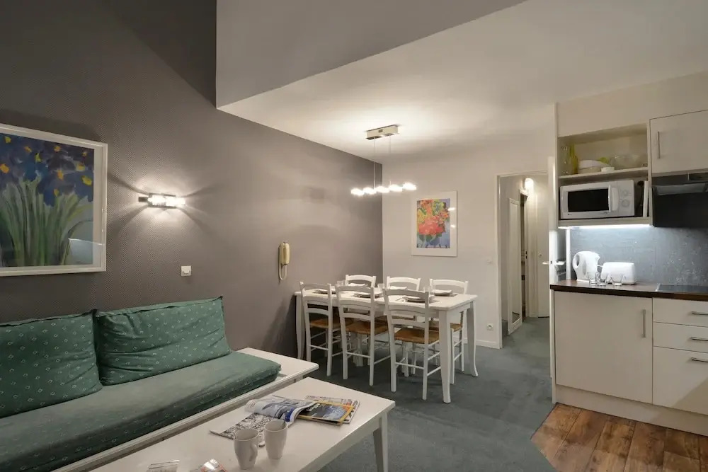 Belle Plagne 3 Roomed Apartment for 7 People of 45 mÂ² on the Slopes Lc604