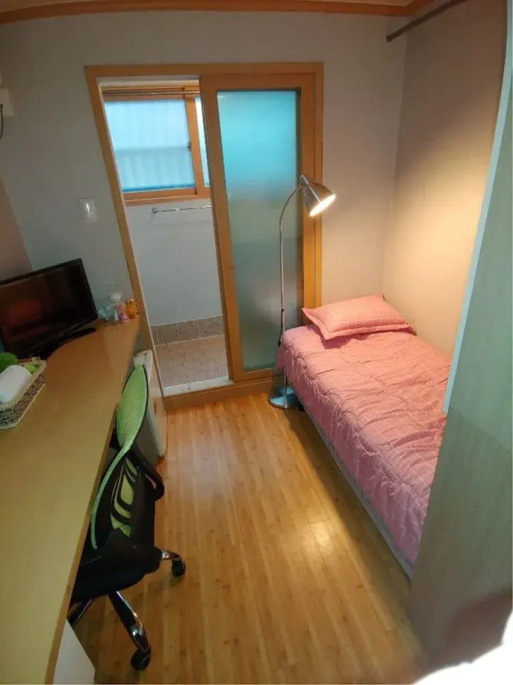 I Sleep Alone Guesthouse