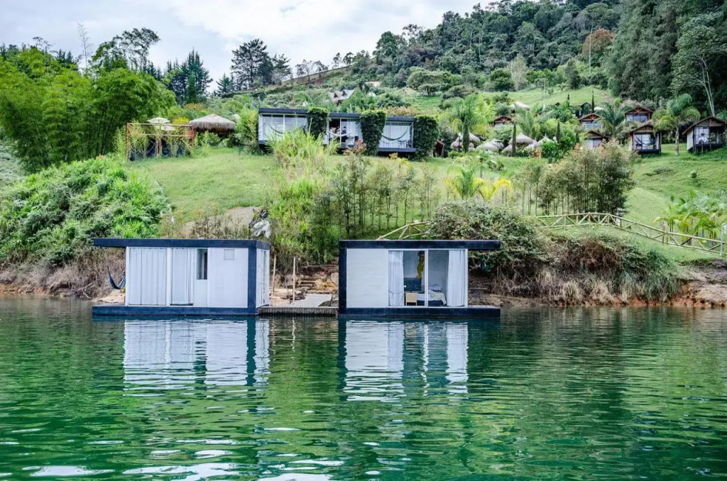 Hotel Pietrasanta Cabañas frente a la Represa Peñol Guatape