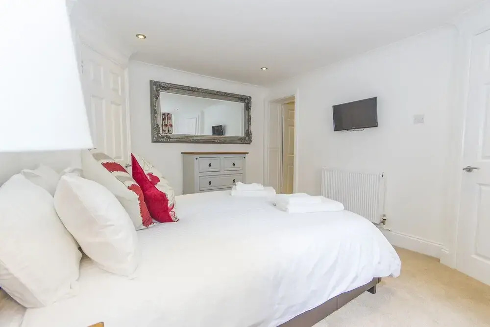 3 Bed- Raleigh by Pureserviced